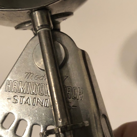 Hamilton Beach stainless steel ice cream scoop , large scoop, good condition - Picture 7 of 8